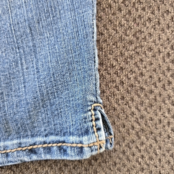 Code Bleu Jeans Womens 14 Mid Rise Blue Capri Fit 36×22 Stretch Pockets Slits - Picture 7 of 15